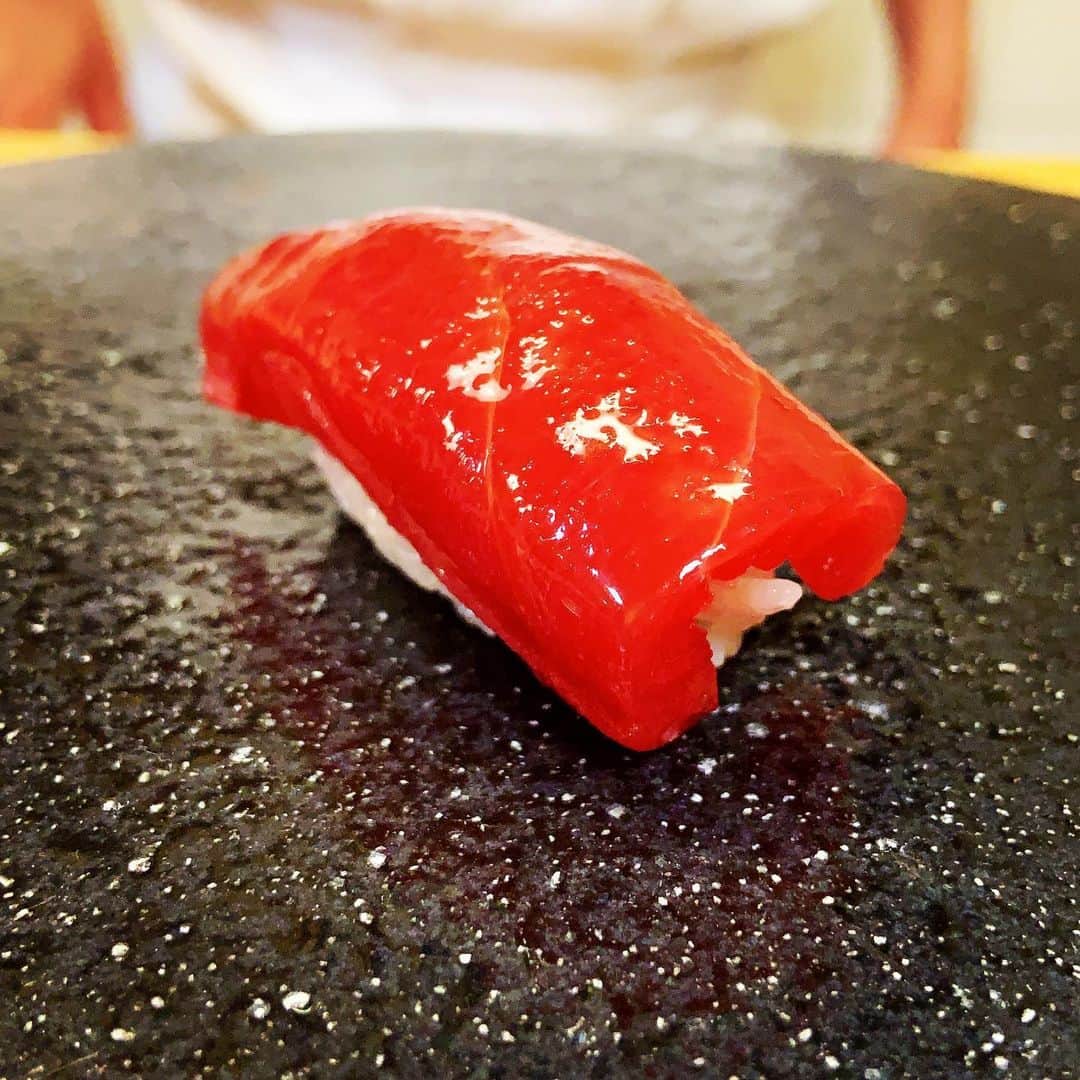 志摩有子さんのインスタグラム写真 - (志摩有子Instagram)「久しぶりに営業再開した松寿司に。 やっぱりお店で食べるのが一番。  #ミルマスカラス #マスクマン #ストロングスタイル #谷根千　#谷根千グルメ」6月8日 1時20分 - ariko418