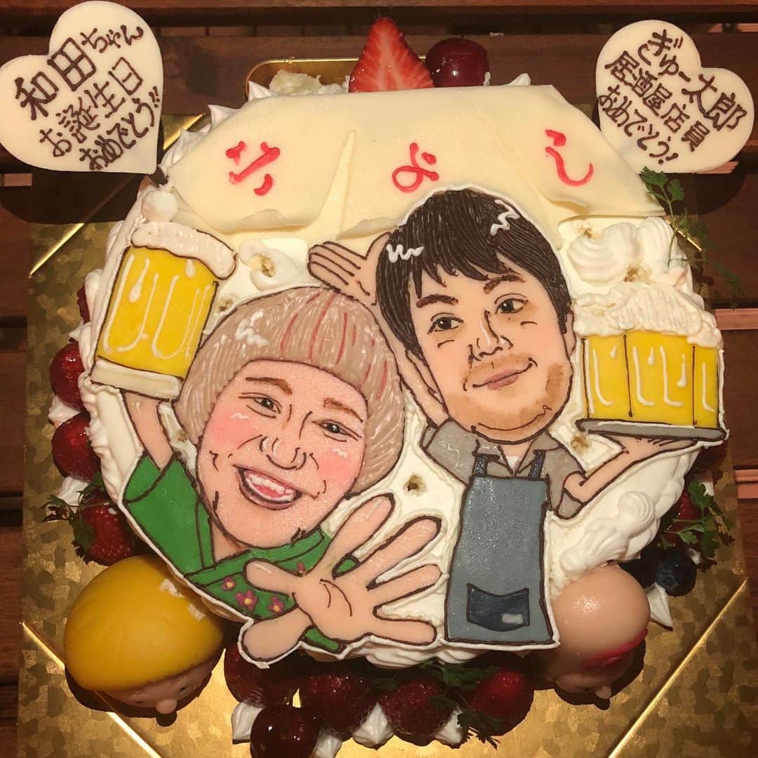 和田美枝のインスタグラム：「大好きなみなさんに、ぎゅーちゃんと一緒にBDお祝いしてもらった💚  ぎゅーちゃんHBD💫  #大切な人たちとの時間 #シアワセ💚 #Arigatōgozaimashita」