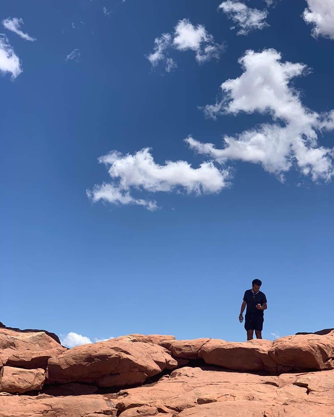 ジュゼッペ・ロッシのインスタグラム：「Breathtaking!!!! #bucketlist ✅ #adventure #archesnationalpark」