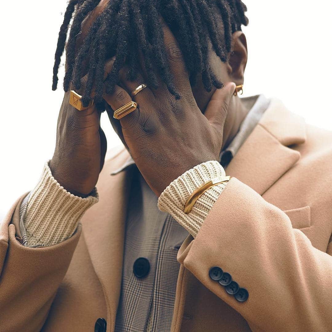 Fashion Weekのインスタグラム：「Founded by husband and wife design duo, Kristin and Kofi Essel, contemporary jewelry brand @thirdcrown is taking action to support the Black community. Through the month of June, when you shop Third Crown – worn by @beyonce, @cardib and more – a portion of sales will be donated weekly to a different organization that is working to dismantle systemic racism. To learn more about the NYC-based brand and the actions they’re taking, follow @thirdcrown.⁠⠀ ⁠⠀ Photo by @ericagenece, featuring @thirdcrown jewelry  Credit update: styling by @thestylingsoul」