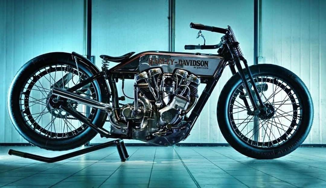 epidemic_motorsさんのインスタグラム写真 - (epidemic_motorsInstagram)「"Maywood" by @fred_krugger pictured by Gianni Rizzotti #krugger #maywood #lovemyjob #shovelhead #bassebodeuxrules #shovel」6月8日 1時10分 - epidemic_motors