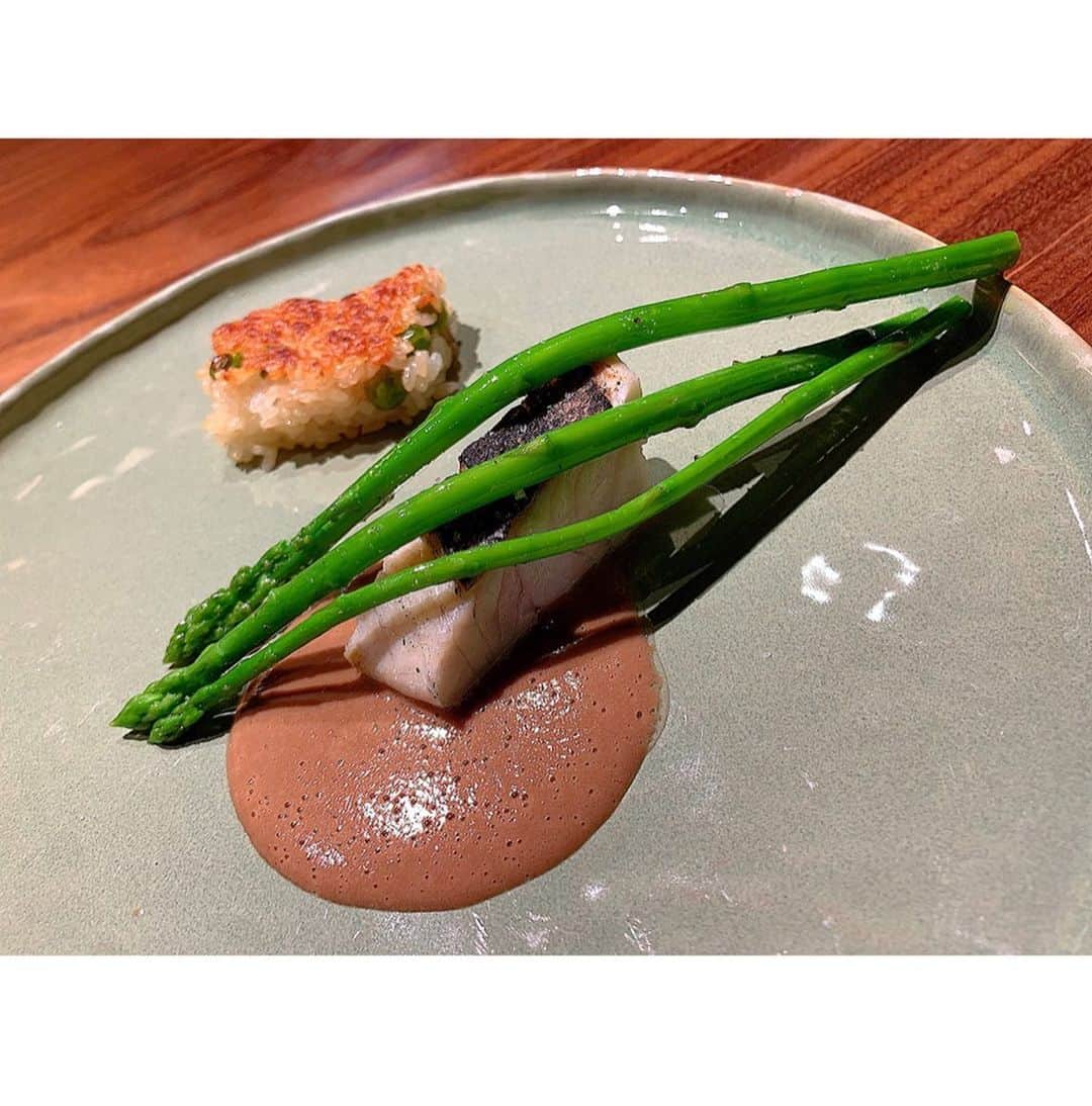 百合華さんのインスタグラム写真 - (百合華Instagram)「京都丸太町にある京町家の創作フランス料理店『Ryoriya Stephan Pantel』にてディナータイム🍽💕 ﻿ ﻿ フランス人のオーナーシェフパンテル氏による独創性豊かな🇫🇷×🇯🇵の融合ディナーコースをいただきました🎶﻿ ﻿ スペシャリテのフォアグラ×奈良漬けのコンフィはとろけちゃうくらいにとっても素敵な融合料理✨✨✨ ﻿ ﻿ 一口毎に新しい味わいを愉しめるスープや大好物なホタルイカちゃんがソースになっちゃってるお魚料理、２つの部位を味わえるとっても柔らかなラム肉料理にパナコッタとオリーブオイルのデザート🥰﻿ ﻿ 普段はそこまで研ぎ澄ませる事のない自分自身の味覚をフル活用出来ちゃう楽しいひとときで御座いました❤️ ﻿ ﻿ #japan ﻿ #日本﻿ #kyoto ﻿ #京都﻿ #丸太町﻿ #ryoriyastephanpantel﻿ #ステファンパンテル﻿ #french ﻿ #フレンチ﻿ #フランス料理﻿ #和﻿ #融合﻿ #京町家﻿ #町屋グルメ ﻿ #スペシャリテ﻿ #とろける﻿ #味覚﻿ #フル活用﻿ #楽しい﻿ #ひととき﻿ #美食﻿ #美食家﻿ #aumoグルメ﻿」6月7日 16時14分 - yurika.lovelily