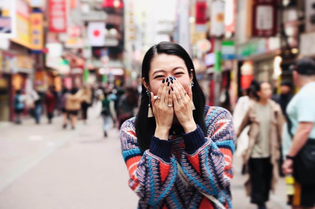 大島央照のインスタグラム：「久しぶりに「会いたい人」シリーズ。vol.5﻿ ﻿ この写真は昨年秋。﻿ いつも明るくて可愛くて話が尽きず、しっかり者の素敵なカルナちゃん✨モデルデビュー前から、見守ってますよー✨﻿ ﻿ また会える日を楽しみに😊﻿ ﻿ カルナちゃん @karuna0520 ﻿ ﻿ photo @chiaki_oshima_works ﻿ ﻿ ﻿ #会いたい人 #カルナ #karuna #model #bellona #広島 #渋谷 #shibuya #ブラブラ #散歩 #昨年 #久しぶりに会えて #嬉しかった日 #photo #ありがとう #また会おうね✨﻿」