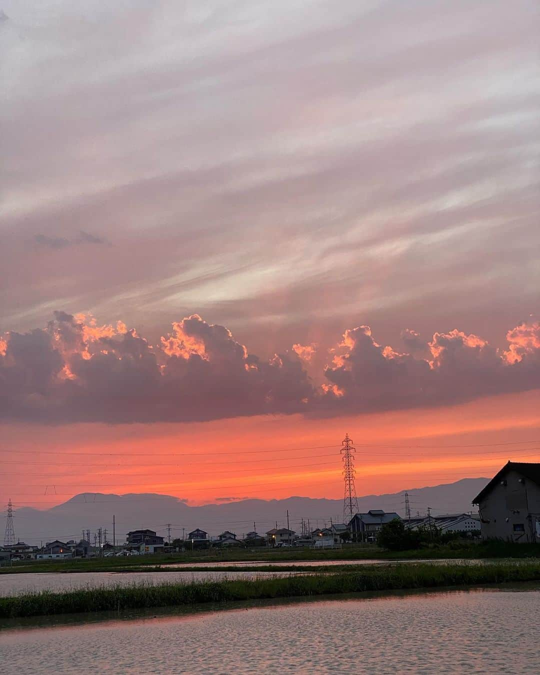 鈴木歩佳のインスタグラム：「田舎でしか見れない景色🏜🌅🧡 . . #無加工 #インスタ映え #岐阜県」