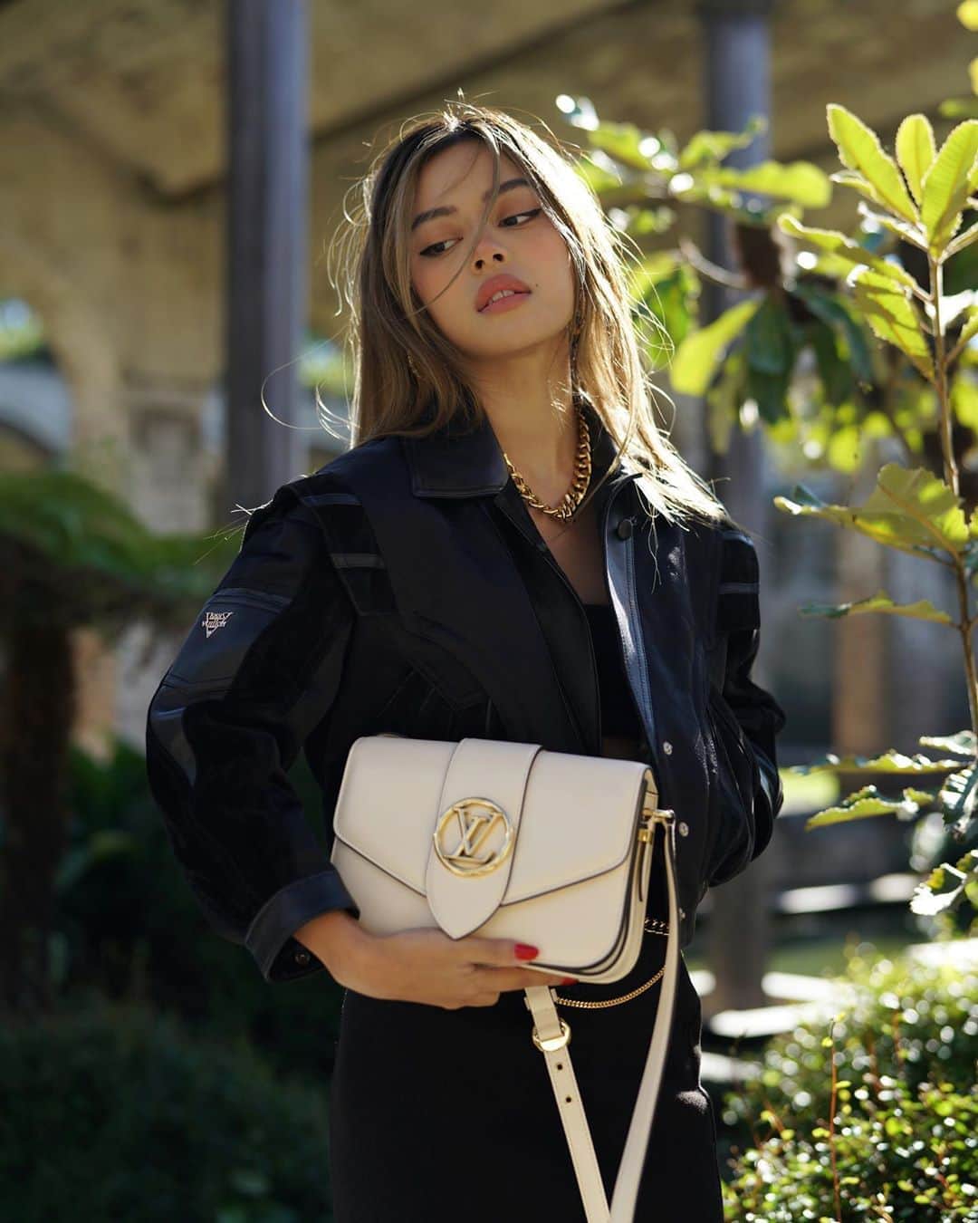 リリーマイマックのインスタグラム：「@louisvuitton #LVPONT9」