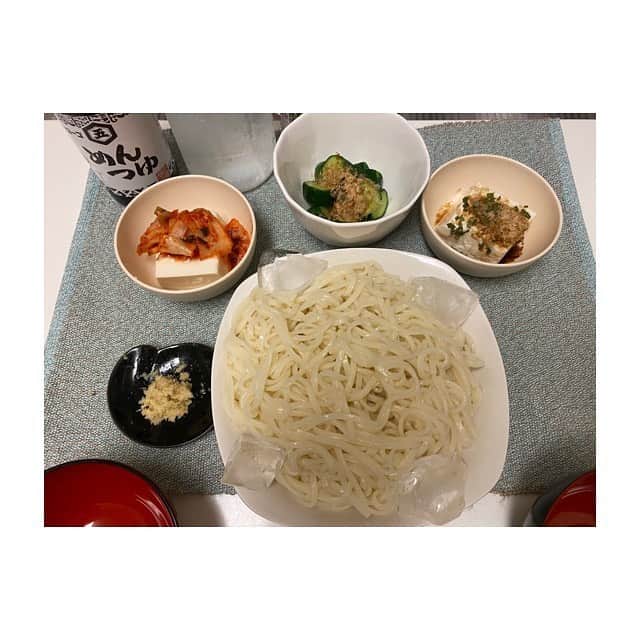 のインスタグラム：「暑いねぇ… #キッコーゴ #シンクでごはん」