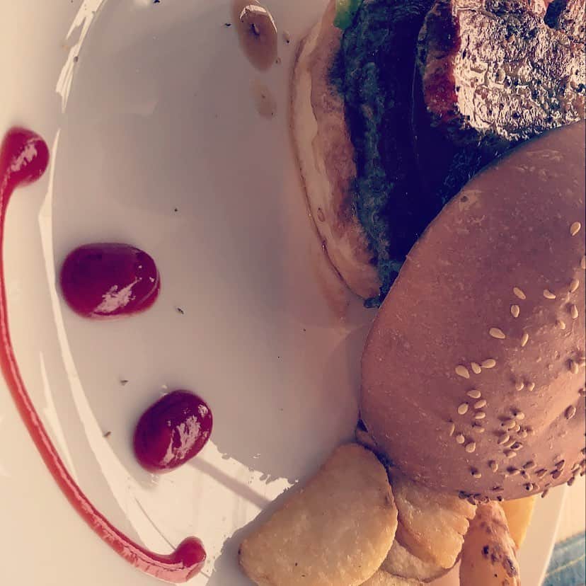 のインスタグラム：「☺︎ #ハンバーガー#バーガー好き」