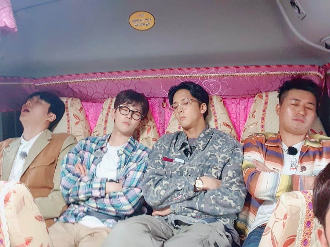 DINDINのインスタグラム：「이번주 1박2일 요약  #1박2일 #개피곤 #당일퇴근 #목숨을건전쟁 #본방사수」