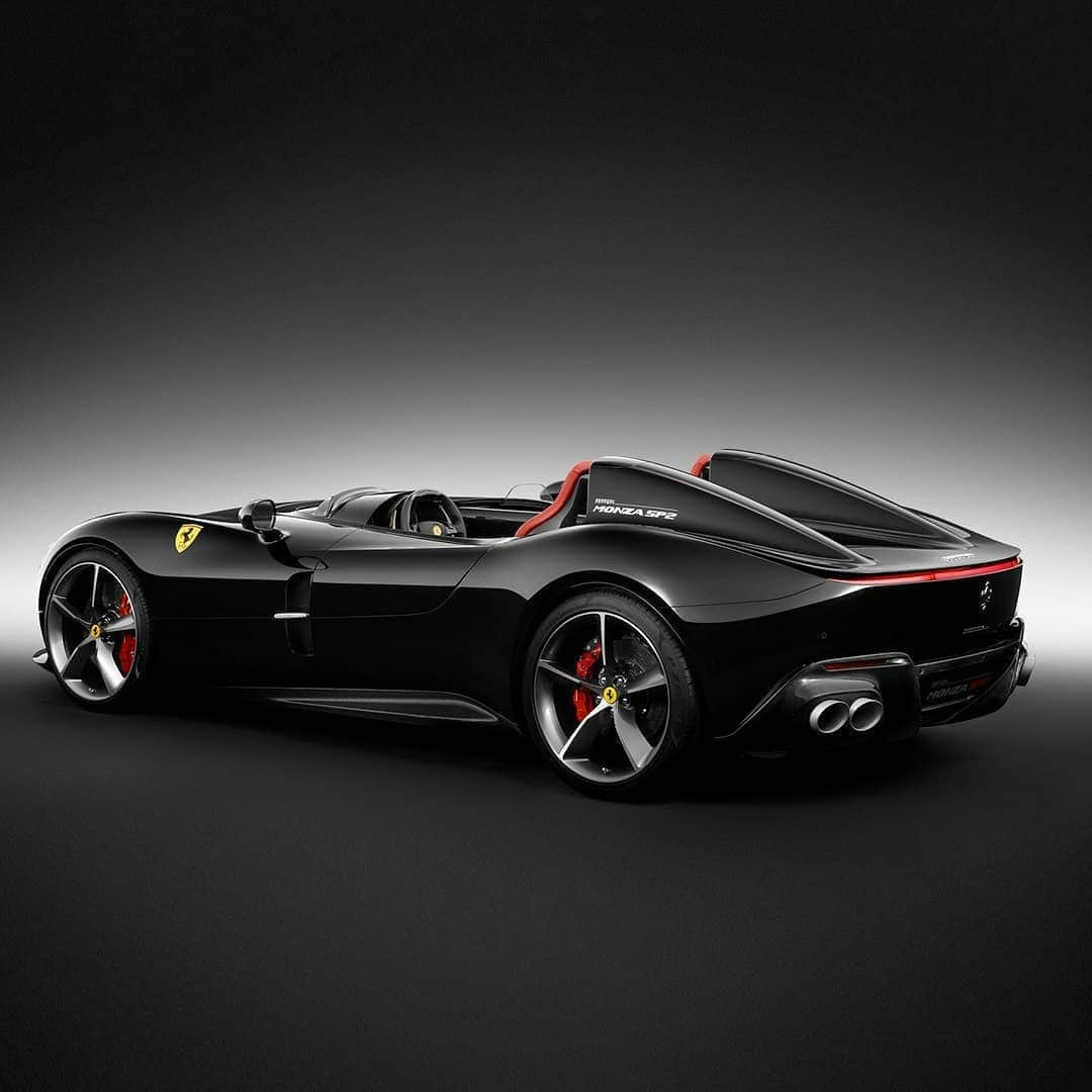 Ferrari APACさんのインスタグラム写真 - (Ferrari APACInstagram)「‘Black Fibre’s ...