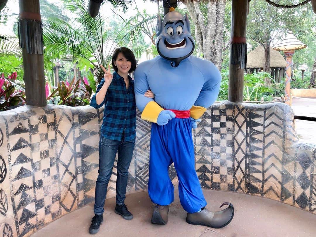 矢部あやのインスタグラム：「201901 HKDL 2day ジーニー！ ・ #hongkongdisneyland #HKDL2019 #HKDL #charactergreeting #genie」