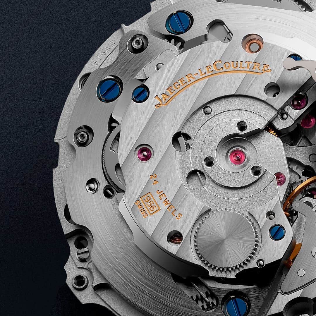 のインスタグラム：「Re-engineered Calibre 956. The pursuit of excellence. #TheSoundMaker _ New generation Memovox Automatic caliber equipped with newly- developed peripheral gong and featuring unprecedented level of finishes. A result of 70-year heritage of innovation.  _ Master Control Memovox Timer Jaeger-LeCoultre Calibre 956 A limited edition of 250 pieces Pre-order now _ #JaegerLeCoultre #积家 #HomeofFineWatchmaking #MasterControl #Memovox #Timer #Alarm #Calibre956 #SavoirFaire #Design #Style #ValleeDeJoux #Craftsmanship #Watchmaking #SwissWatch」