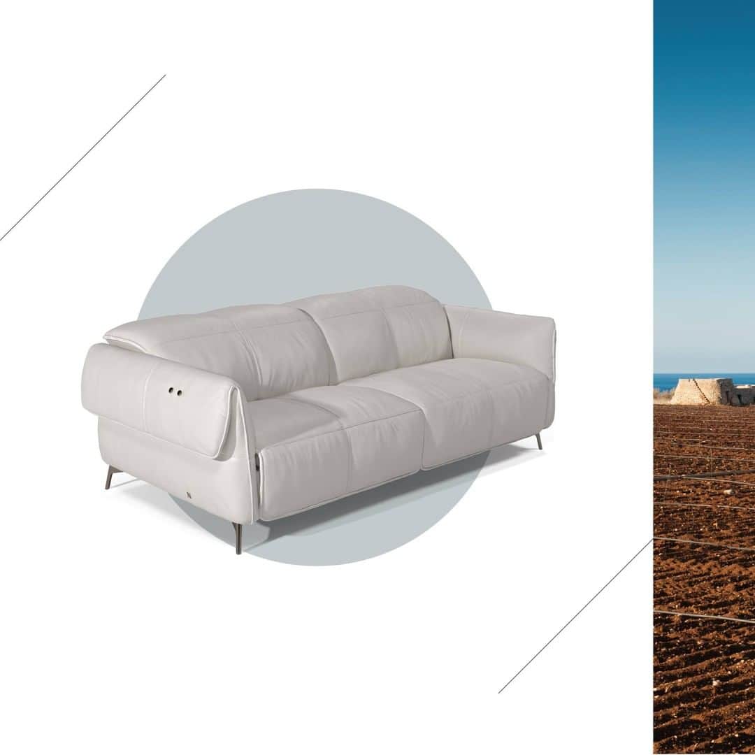 Natuzzi Officialさんのインスタグラム写真 - (Natuzzi OfficialInstagram)「Designed by Claudio Bellini, Seagull is an open base model available in leather or fabric. This distinctive modern sofa makes a strong statement with a unique form that would look great in any modern interior.  #Natuzzi #NatuzziItalia #comfort #elegance #design #lifestyle #style #furniture #homefurniture #madeinitaly #living #interiordesign #decor #furnituredesign #homedesign #inspiration #interior #instadesign #designlovers #italianstyle #homedecor #lovedesign #designers #designer #unitedforharmony」6月7日 19時00分 - natuzzi