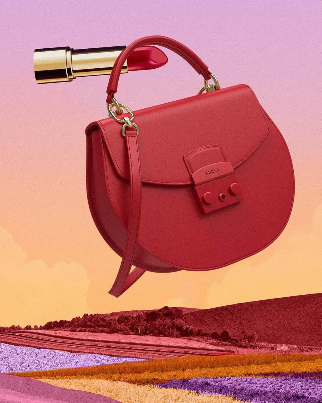 フルラのインスタグラム：「Pair your lipstick with your leather top handle Furla Metropolis: red-on-red never felt so good. Enjoy this new style and match it, the way we did.  #furlametropolis #dreammetropolis #thefurlasociety #furlafeeling #newcollection #furla #accessories #fashion」