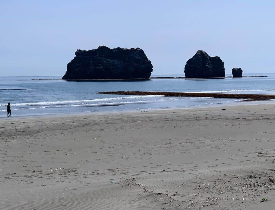 北海道様似町東京事務所さんのインスタグラム写真 - (北海道様似町東京事務所Instagram)「From samani 今日の親子岩  #日本#北海道#様似町#様似#旅行#プチ旅行#カメラ好きな人と繋がりたい #ジオパーク#田舎 #田舎暮らし #田舎の風景 #隠れスポット#フォトジェニック #いんすたばえ #親子岩#伝説#親子岩の夕日伝説 #japan #hokkaido #samani #geopark#instagood#photogenic」6月7日 19時08分 - samanitokyo