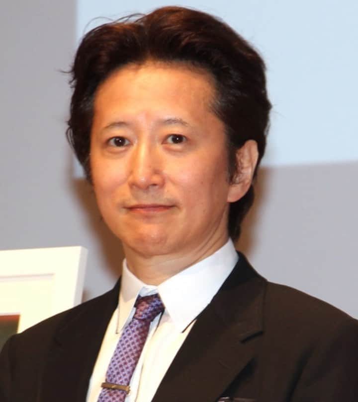 鷹鳥屋明のインスタグラム：「هيروهيكو أراكي"مؤلف ⁧‫#جوجو‬⁩، مغامرات جوجو العجيبة  عمره ٦٠ سنة ، وهو بالتأكيد مصاص دماء.🧛‍♂️🤣🤣🤣 مبروك يا أراكي،٦٠ سنة✨🎂」