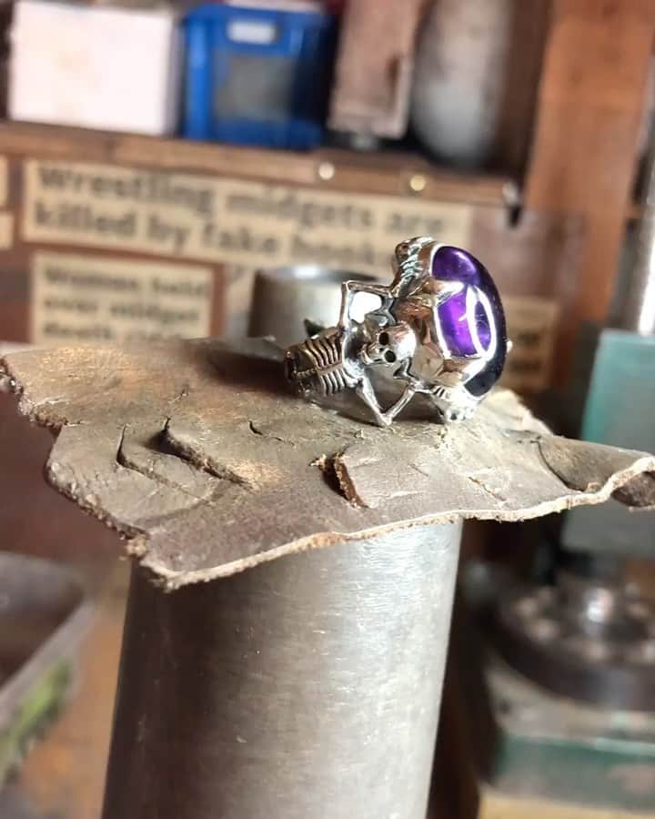 のインスタグラム：「The colour on that Amethyst 😍💀 15% off online active throughout June on everything! #skeleton #amethyst #ring #purple #rocknroll #heavymetal #mystical #healingstone #gemstone #gothic」