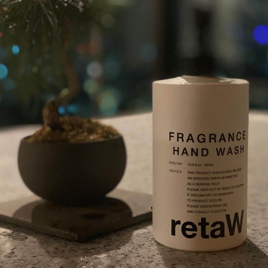 谷正人さんのインスタグラム写真 - (谷正人Instagram)「香りネタでもう一つ。 retaWのハンドソープも 素敵な香りです。 日頃の手洗いがより重要に なってきているからこそ、 こういうのを使って、 少しでもテンションをあげたいですね！ #retaw #handwash #studious」6月7日 20時22分 - masato_tani