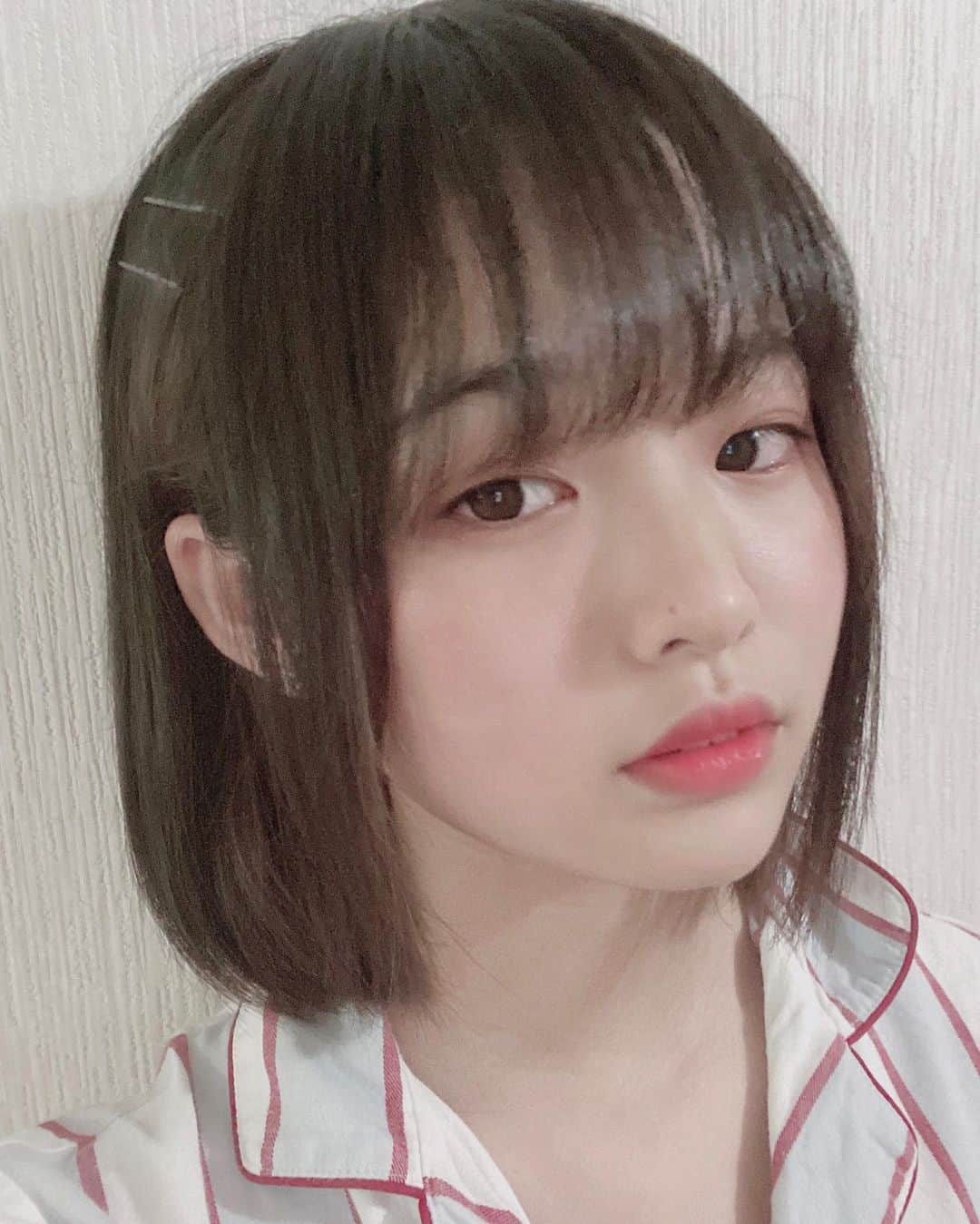 野口花鈴のインスタグラム：「前髪重くしてみました😆」