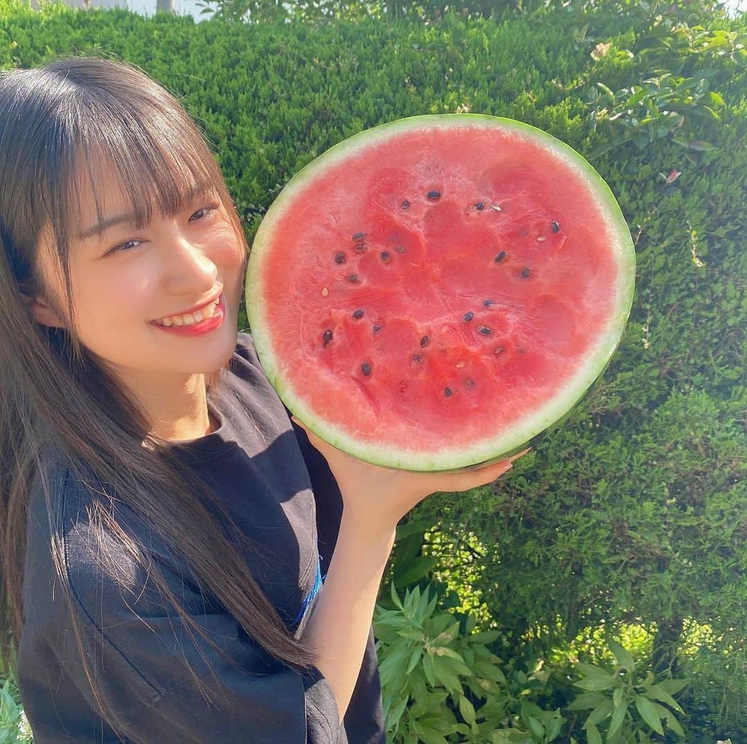 田中伊桜莉さんのインスタグラム写真 - (田中伊桜莉Instagram)「今年初すいか🍉 夏の気分〜☺︎ このすいか何キロだと思う？  #熊本#植木#すいか」6月7日 20時59分 - iori_hkt48