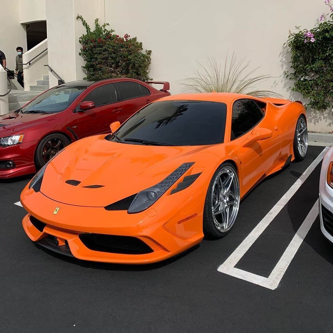 CarsWithoutLimitsさんのインスタグラム写真 - (CarsWithoutLimitsInstagram)「Orange #458Speciale Photos @spencerberke  #carswithoutlimits」6月7日 21時01分 - carswithoutlimits