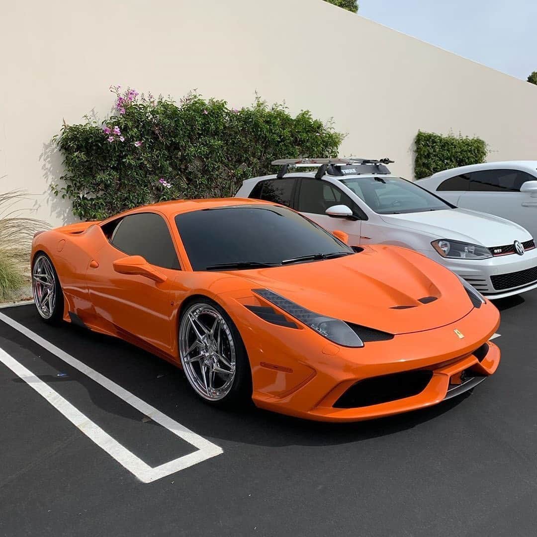 CarsWithoutLimitsさんのインスタグラム写真 - (CarsWithoutLimitsInstagram)「Orange #458Speciale Photos @spencerberke  #carswithoutlimits」6月7日 21時01分 - carswithoutlimits