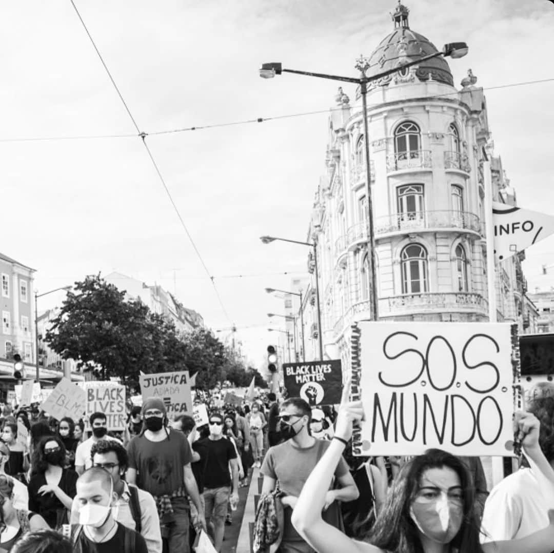 ネルソン・セメドさんのインスタグラム写真 - (ネルソン・セメドInstagram)「🇵🇹Portugal - Lisboa  Que continuemos fortes e focados contra o racismo!!✊🏿✊🏾✊🏽✊🏼✊🏻✊ ANTI-RACISTA」6月7日 21時15分 - nelsonsemedo50