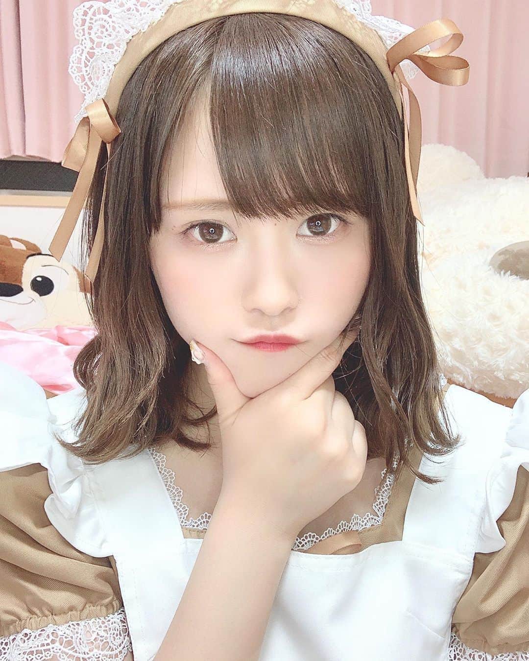 のインスタグラム：「メイドでござる(∩´｡•×•｡`∩)♡久々に着た  スワイプすると壊れた私が居ます( ˘• ₃ • )  #メイド #メイド服 #メイドカフェ #コスプレ #コスプレイヤー #コスプレ女子 #巻き髪 #bodyline」