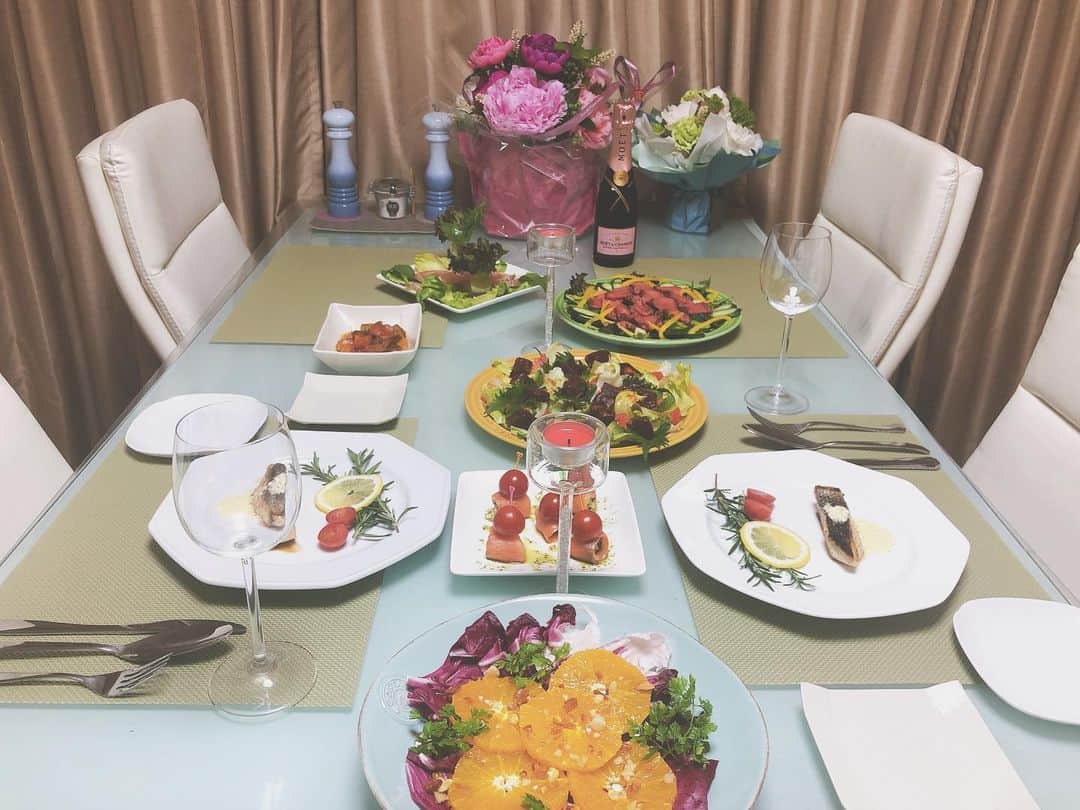 名取稚菜さんのインスタグラム写真 - (名取稚菜Instagram)「♛ お誕生日にママの手料理が食べたいって言ったら、 作りに来てくれました😌 私の好きなものだけのご飯🍴 最高に美味しくて しあわせなおうち時間でした♥️ ママありがとう✨ . . . #おうち時間」6月7日 21時18分 - wakana_1995
