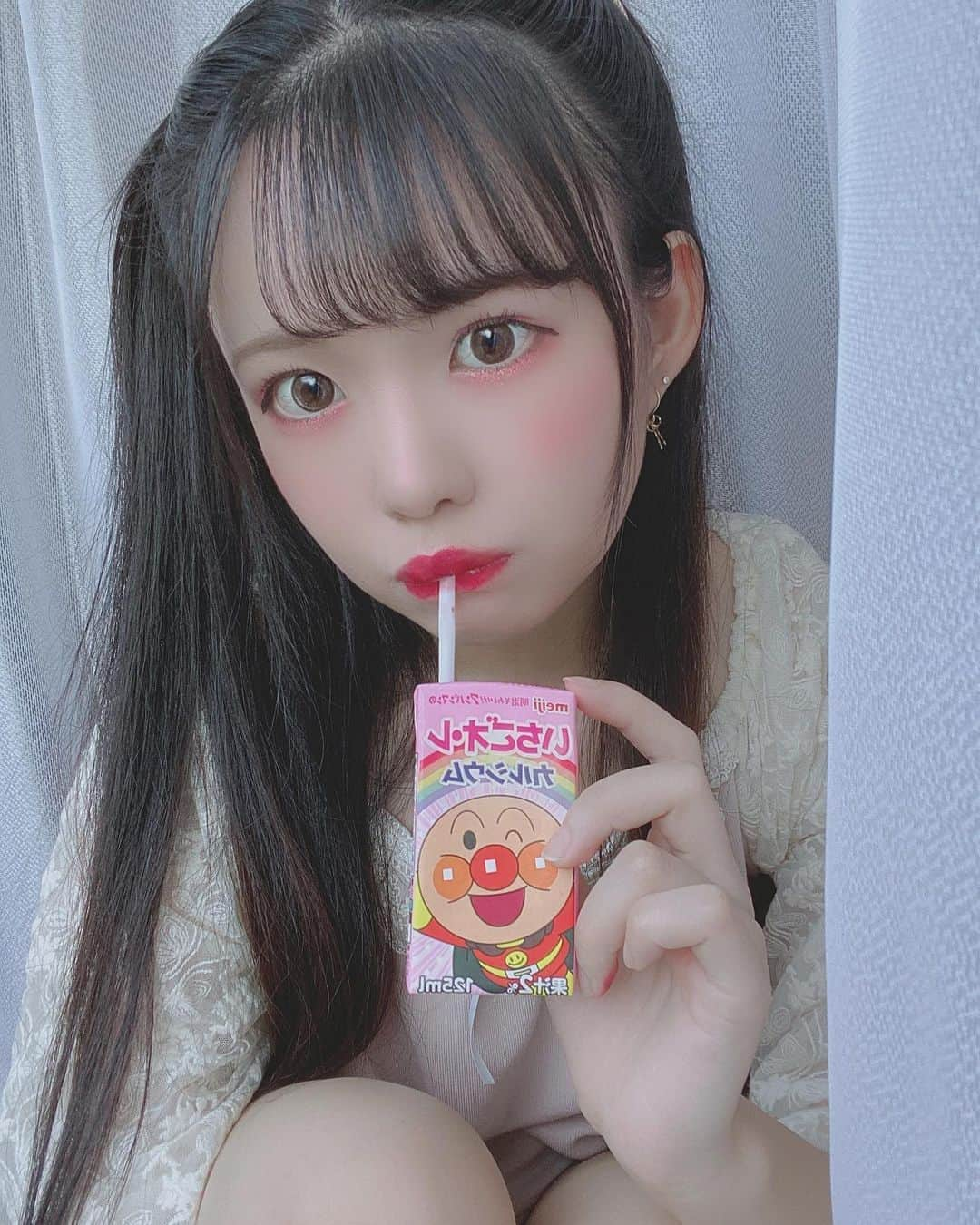 岡本彩夏さんのインスタグラム写真 - (岡本彩夏Instagram)「🍓 ・ #ピンクメイク #いちごオレ #ハーフツイン #pink #idol #いいね #instagram #followｍe #おうち時間 #stayhome  #ske48 #岡本彩夏」6月7日 21時23分 - ayaka_okmt