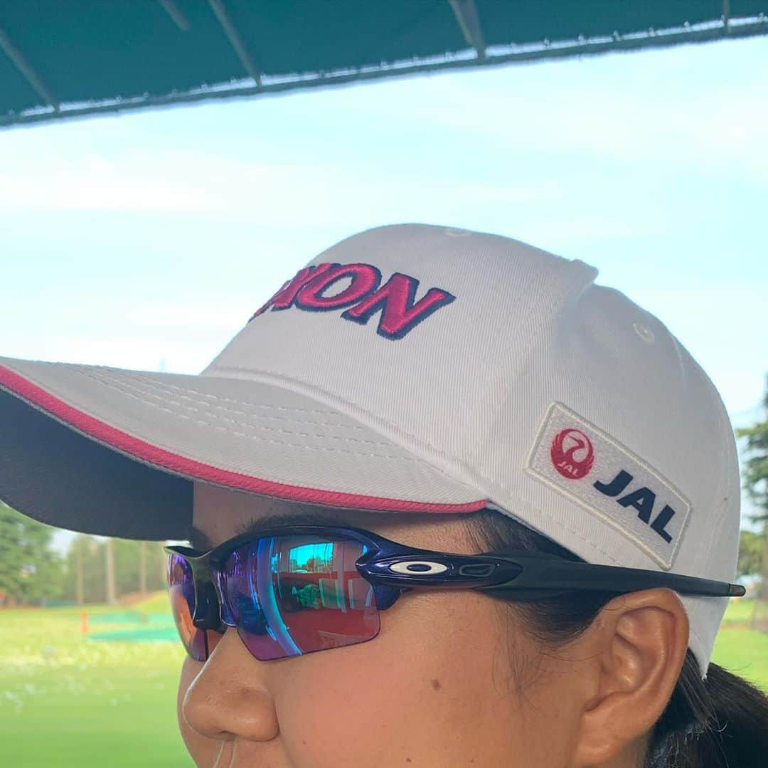 畑岡奈紗さんのインスタグラム写真 - (畑岡奈紗Instagram)「Oakley様からサングラス送って頂きました。 紫フレームは限定カラーとてもカッコイイです😎💜 早く試合で着けるのが楽しみです😁  #oakley #prizmgolf #flak2.0 @takeru_tsuchiya」6月7日 21時26分 - nasahataoka