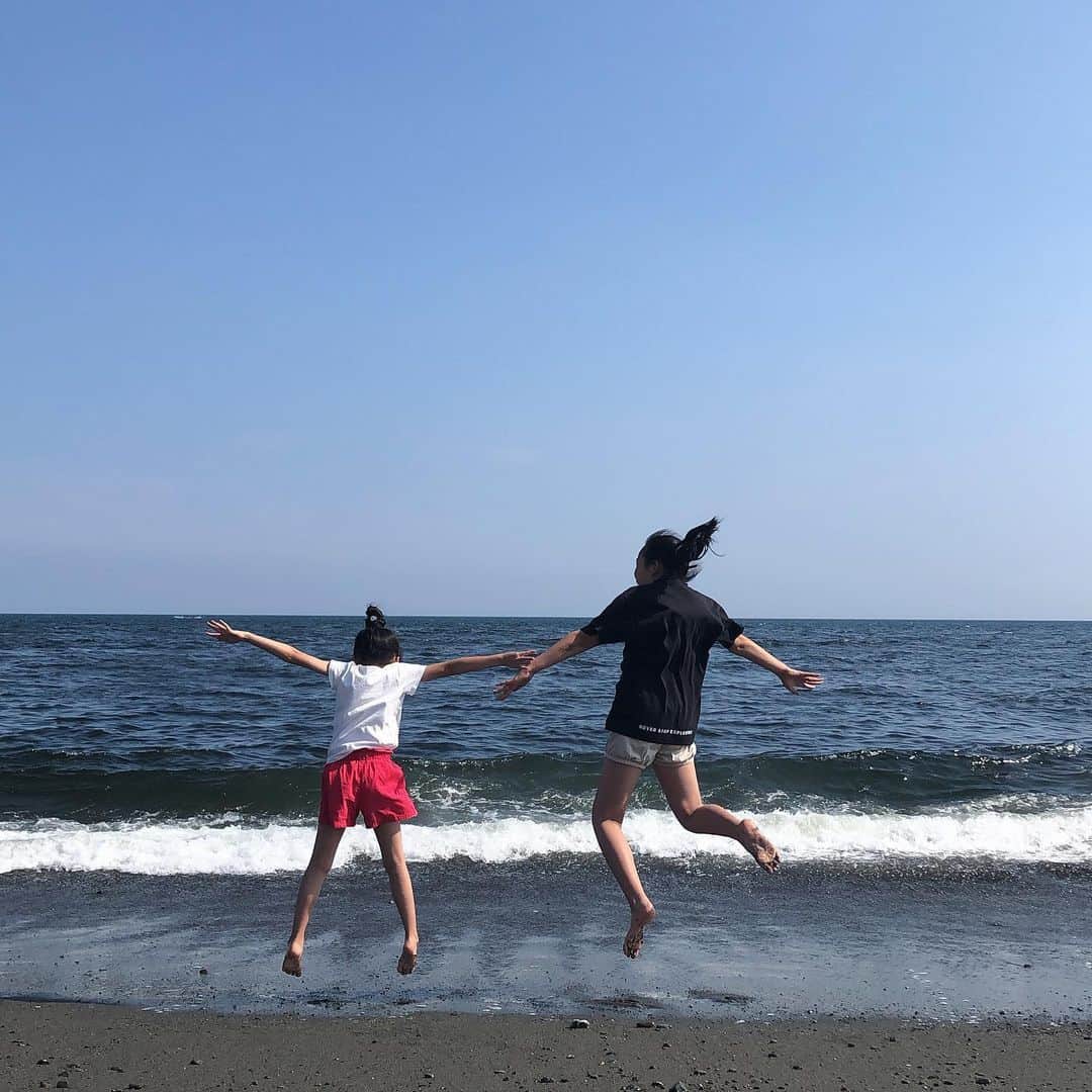 ak_m1120さんのインスタグラム写真 - (ak_m1120Instagram)「久しぶりの海ー！！ . . . 何したってわけじゃないけど、めっちゃ楽しかった♡ . . . . #fashion #holiday #sea #family #familytime」6月7日 21時34分 - ak_m1120