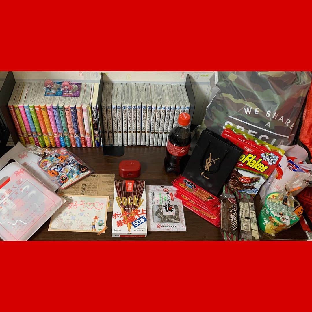 漆山凛のインスタグラム：「今日で14歳になりました！ ママとパパからはイヤホンを ゆあんちゃんとかのんちゃんからは漫画をもらいました。お菓子も沢山もらいました。 最高の1日になりました。」