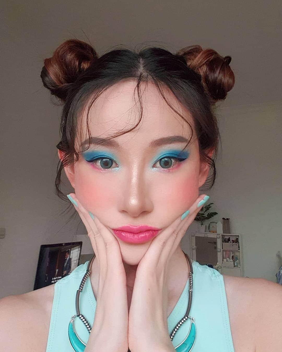 エリッサ・ヤマダのインスタグラム：「oops i blue it 💦」