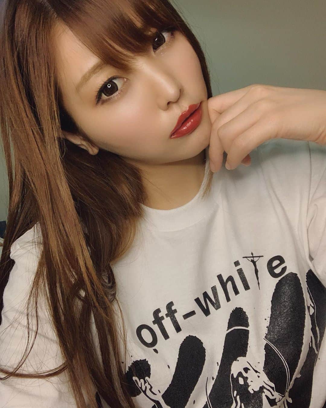 新村あかりのインスタグラム：「@cielobreit  さんのとこで 可愛いTシャツゲット💟 みんなも新村とオソロにしよ🥺💓 #cielobreit #シエロブライト#cielobreitofficialstore」