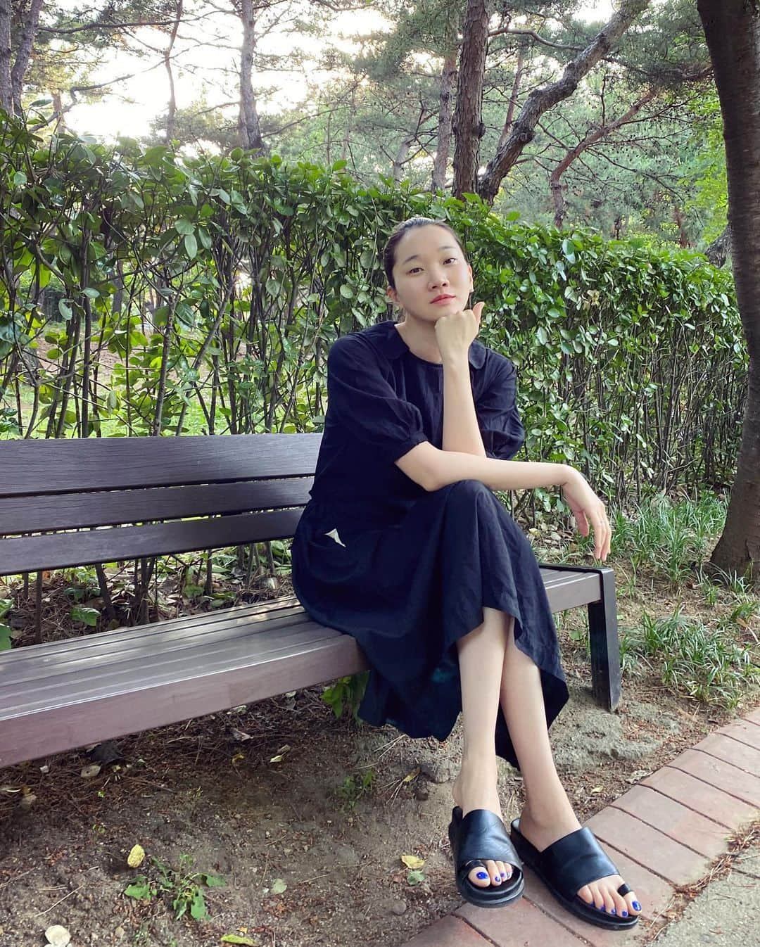 チャン・ユンジュさんのインスタグラム写真 - (チャン・ユンジュInstagram)「일년 중 가장 좋은 계절. 🌿💚 여행 중 이라는 상상을 하며.  #일상을여행처럼  #파리같은서울생활」6月7日 22時31分 - yoonjujang