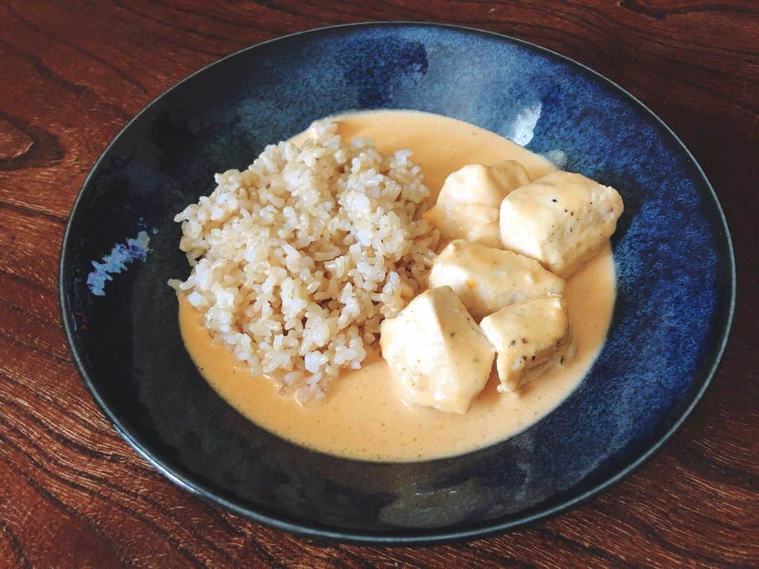 土井コマキのインスタグラム：「EveningTap水曜日の期間限定コーナー🍝ダイスケさんの台所🍷台所でとってくれた調理音もナイスでしたね🎧 筋金入りの料理男子フジファブ金澤くんのレシピはお手軽お洒落レシピばかりでした。 . こんなことでもないと自分では作らなさそうなメニューを作れるようになってうれしい。ダイスケさんありがとう！作ったもの、まとめてアップ🙌 . レシピは番組ダイアリーや、金澤くんのインスタにあります。 #fm802  @daisukekanazawa_ff  @fm802_pr」
