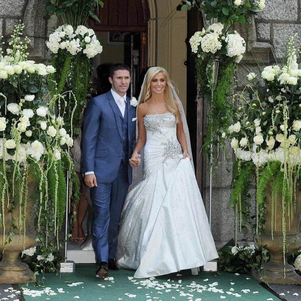 ロビー・キーンさんのインスタグラム写真 - (ロビー・キーンInstagram)「Happy anniversary @claudinekeane1 time flies when your having fun here’s to the next 12 years 🥂 have a great day love you to bits 😘❤️ #yesiampunching thought I’d get it in before you lot 😂」6月7日 23時09分 - robbiekeane