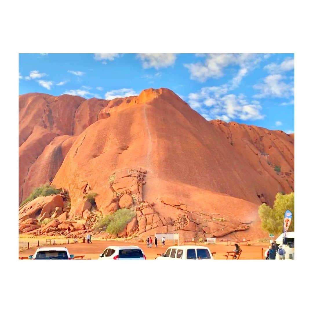 のインスタグラム：「. ブログ更新しました🙋‍♀️📝 #一人旅 #オーストラリア #エアーズロック #ウルル #australia #uluru #ulurukatatjutanationalpark #ayersrock」