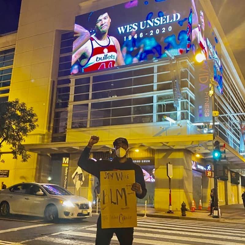 ジョン・ウォールのインスタグラム：「I’m Black and I’m Proud! We Demand Justice. Black Men Matter. Black Women Matter. Black Lives Matter ‼️ #WeStandTogether #BlackLivesMatter」