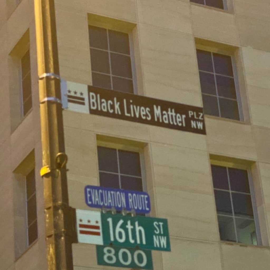 ジョン・ウォールさんのインスタグラム写真 - (ジョン・ウォールInstagram)「I’m Black and I’m Proud! We Demand Justice. Black Men Matter. Black Women Matter. Black Lives Matter ‼️ #WeStandTogether #BlackLivesMatter」6月7日 23時38分 - johnwall