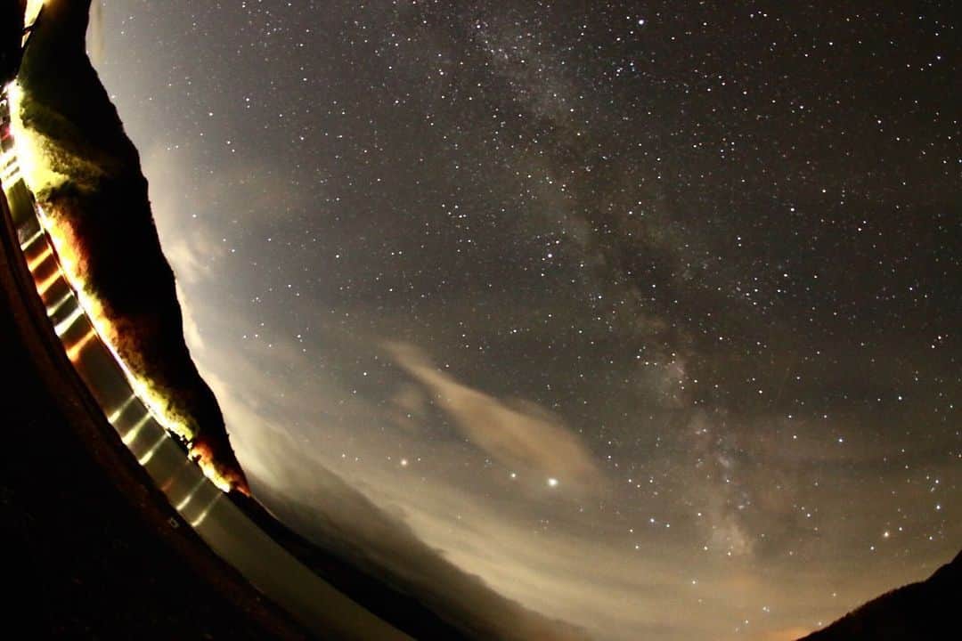 Masackのインスタグラム：「蛍見たら星もみたいよね。 ちゃんと星空の撮り方勉強しよ。  #星空 #photo  #マサック一眼おじさん #japan」