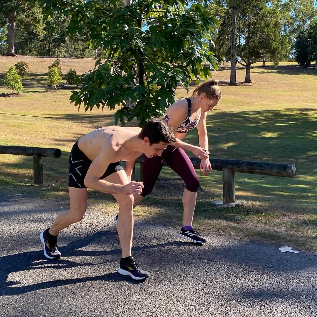 ケイトリン・サージェント・ジョーンズさんのインスタグラム写真 - (ケイトリン・サージェント・ジョーンズInstagram)「Hilly 1km reps with my number 1 🏃‍♀️ Running, as in life, together at the start line, through the rough parts and recovering on the other side 💕 • • • #layingfoundations #basebuilding #offseasonwork #teamworkmakesthedreamwork #trainingpartnerforlife #husbandandwifeteam #runnercouple #athlete #runner #olympian #wintergrind #putinthework #wintersunshine #thathurt #training #coupleswhoruntogether #itdoesntgeteasieryoujustgetbetter」6月8日 10時18分 - caitlin.sargentjones