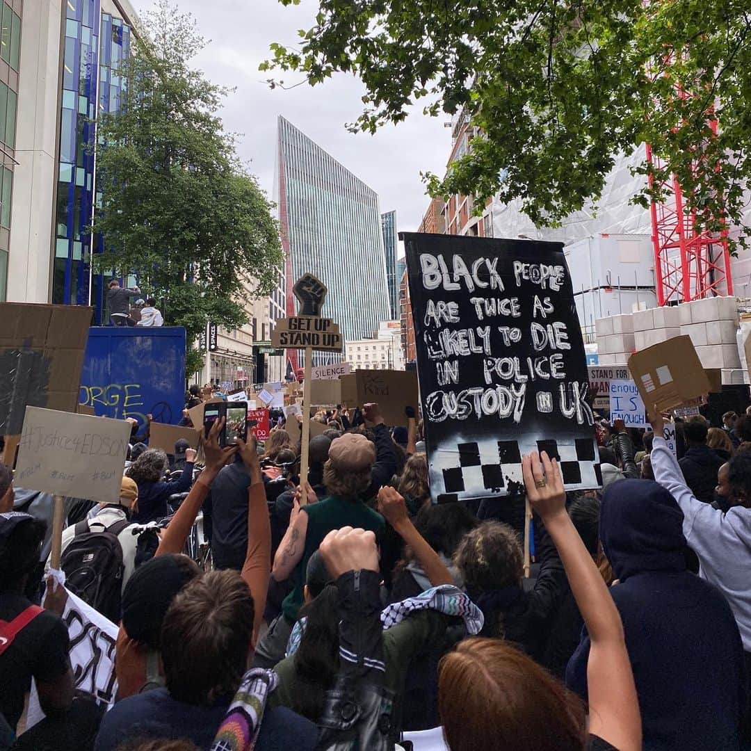 デュア・リパさんのインスタグラム写真 - (デュア・リパInstagram)「LONDON 🖤 #BlackLivesMatter」6月8日 2時27分 - dualipa