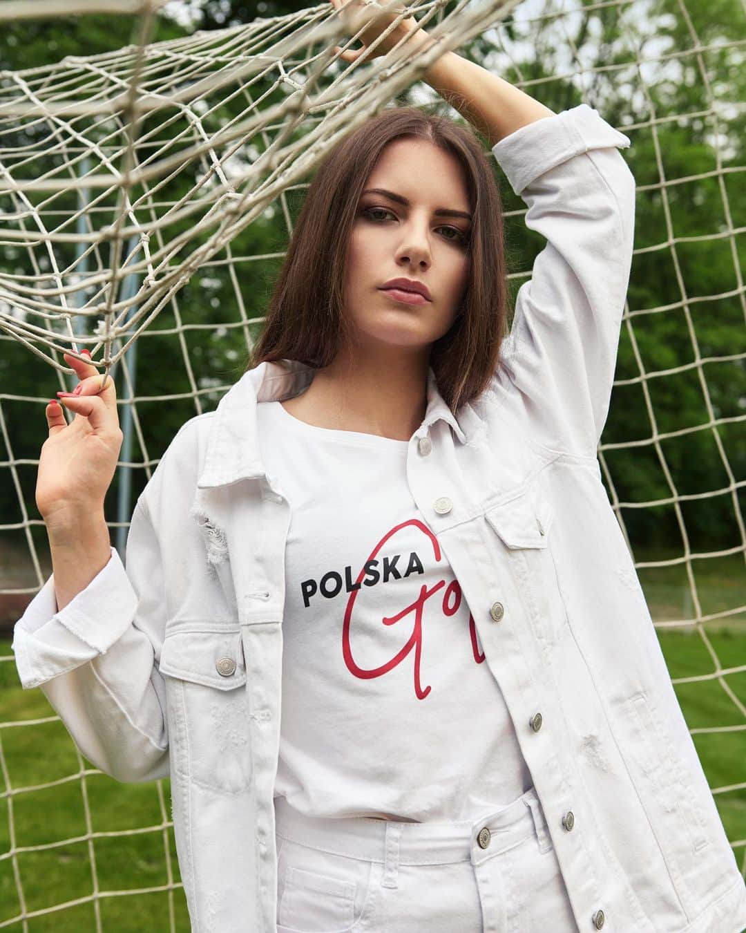 Karolina Bojarさんのインスタグラム写真 - (Karolina BojarInstagram)「Takie tam podczas sprawdzania siatki 🙂⚽️ • @house_brand 📸 #shooting #photosession #football #referee #model #Poland #GoPoland #allwhiteeverything #pitch」6月8日 3時08分 - bojarmeow