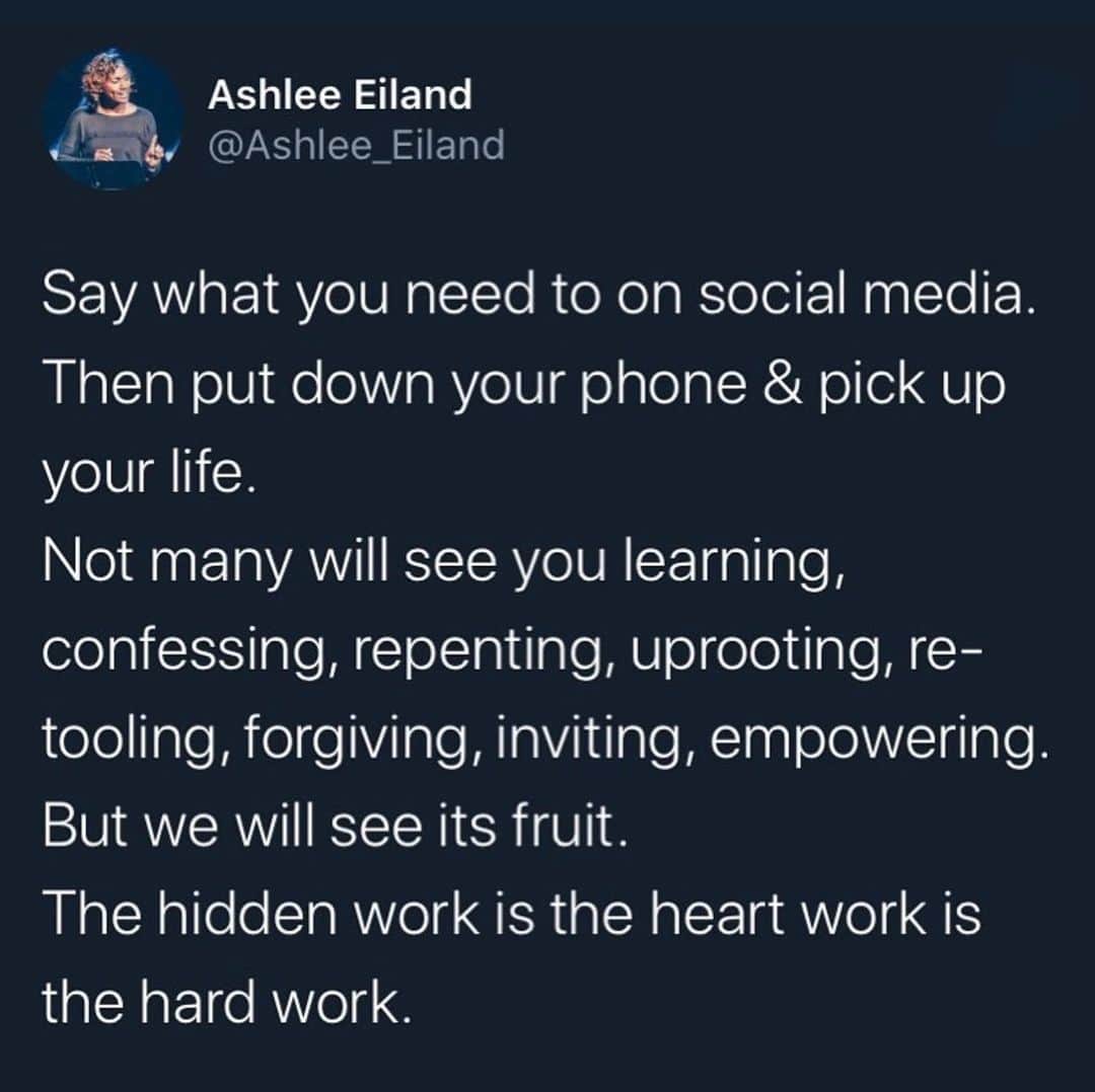 ハンナ・シモンのインスタグラム：「use your platform, then put down your phone and live the work. @ashlee_eiland」