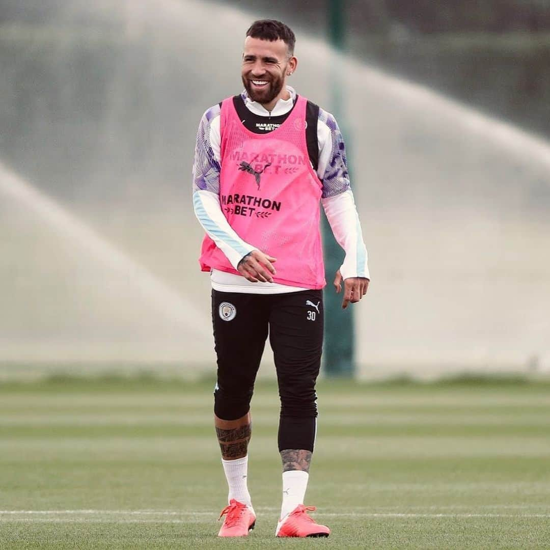 ニコラス・オタメンディさんのインスタグラム写真 - (ニコラス・オタメンディInstagram)「Entrenamiento de hoy 💪🏻 #training ✅ 😀 #manchestercity」6月8日 4時27分 - nicolasotamendi30