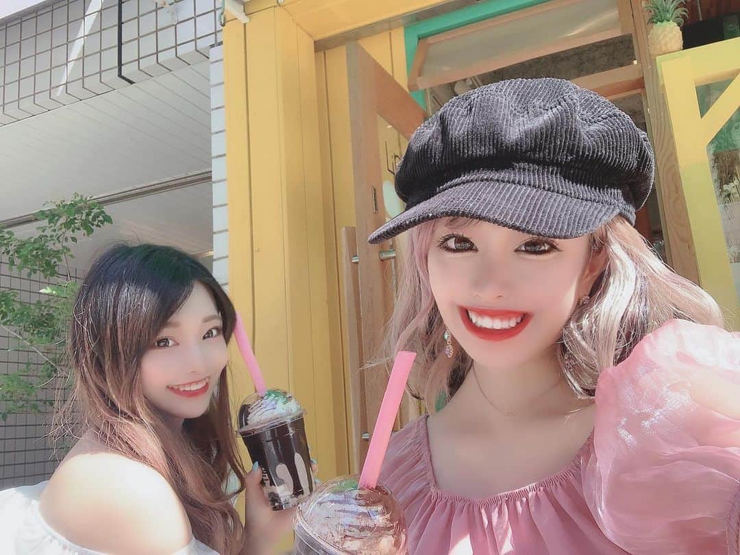 あんじゅのインスタグラム：「♡ ． 昨日はありえと念願のヲタ活しました|ω･)✌🏻 ． 色々面白すぎて一日中ずっと笑ってた🙈 お酒飲まなくなってから健康的になった気がしてキラキラ女子な気分です🧸🤍 ． ．  #Burlesque #バーレスク #バーレスク東京 #大阪 #バーレスク大阪 #北新地 #ミナミ #キャバクラ #ホスト #歌舞伎町 #ダンサー #Japanesegirl #自発ください  #ロリ顔 #グラビア  #ガンメッシュ #ギャル #加工厨 #量産型 #太もも #むちむち #低身長女子 #雰囲気詐欺 #雰囲気好きな人いいね #自撮り界隈  #1mmでもいいなと思ったらいいね #被写体  #インスタ映え #カフェ巡り #ヲタ活」