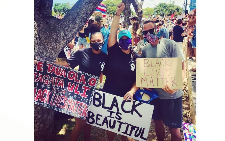 ジャック・ジョンソンさんのインスタグラム写真 - (ジャック・ジョンソンInstagram)「Jack joined over 10,000 people yesterday for a peaceful #BlackLivesMatter protest in Honolulu, Hawaii. Listen, Learn and Engage @colorofchange @blklivesmatter」6月8日 4時45分 - jackjohnson