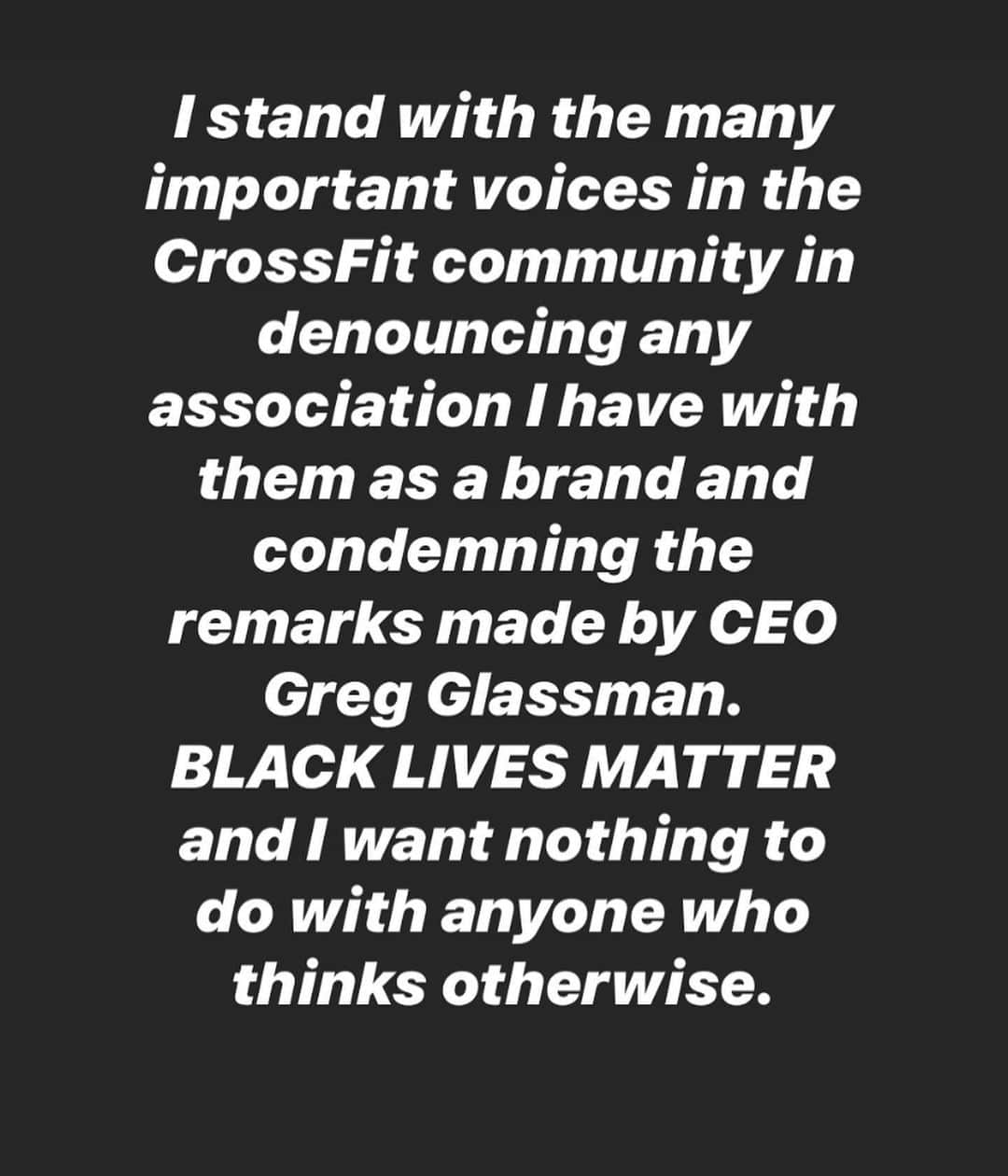 アンナ・パキンさんのインスタグラム写真 - (アンナ・パキンInstagram)「You are either a racist or an anti-racist. #gregglassman and #crossfithq have picked the wrong side.  I don’t need a brand name to maintain my commitment to fitness.」6月8日 5時32分 - _annapaquin