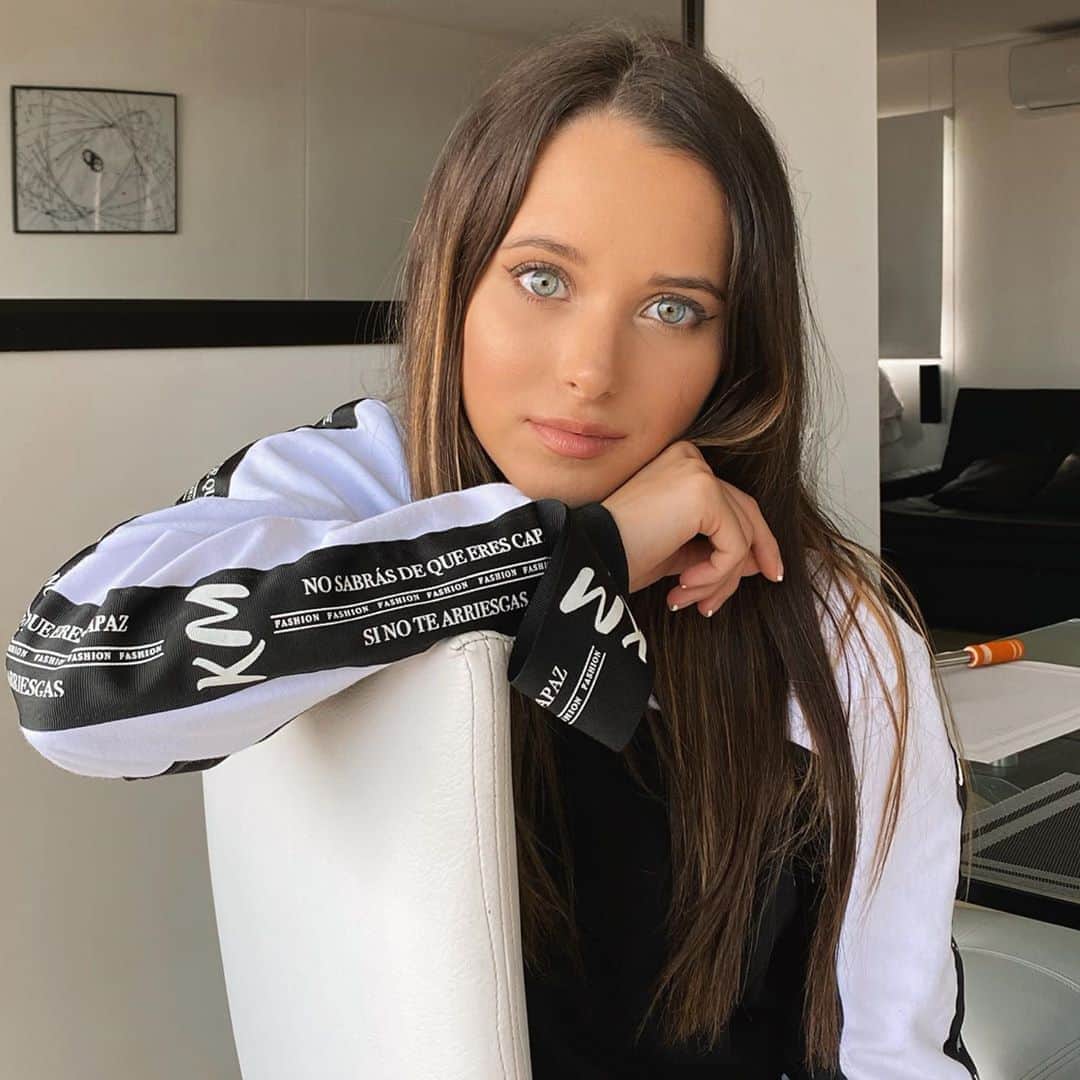 ミッチェル・オルベラのインスタグラム：「Be proud of how hard you are trying...」